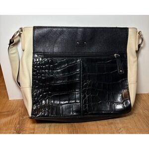 Stone Mountain Black Cream Purse